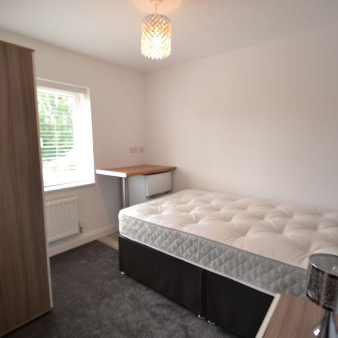 1 bedroom in a house share to rent - Photo 1