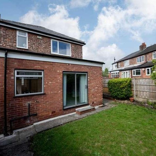 East Meade, Prestwich, M25 - Photo 1