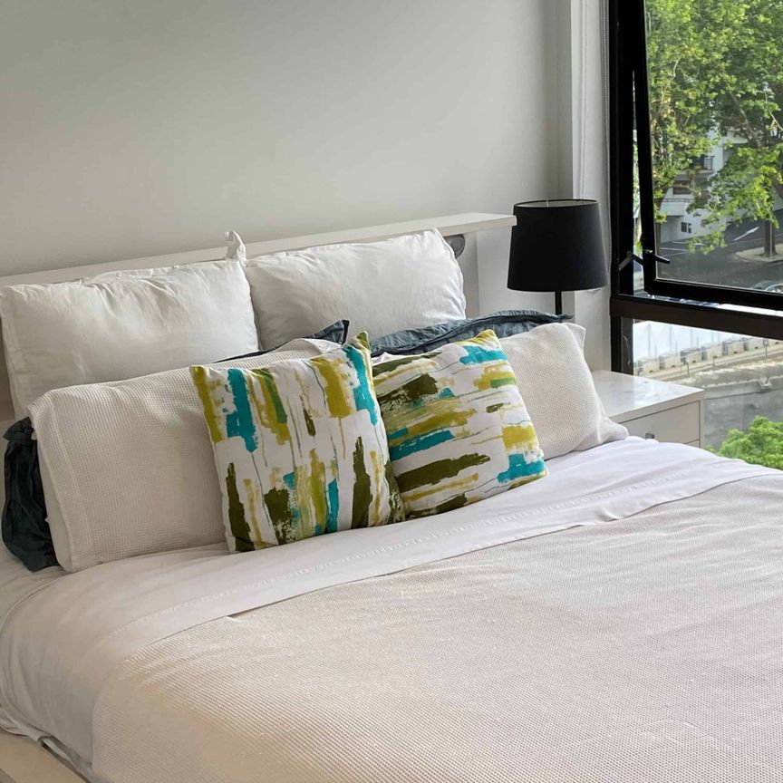 A Contemporary Haven.... - Photo 1