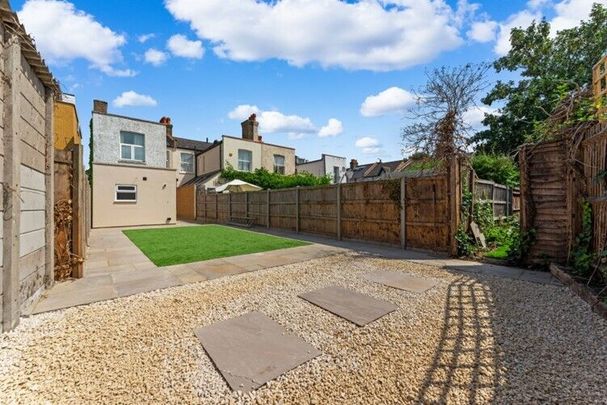 Graham Road, Mitcham, CR4 - Photo 1
