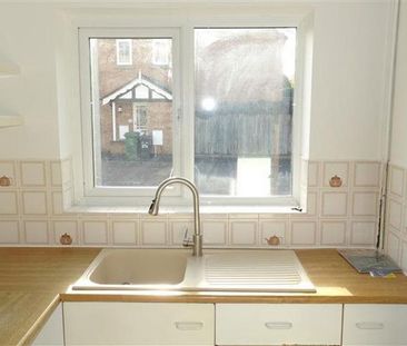 2 bedroom terraced house to rent - Photo 6