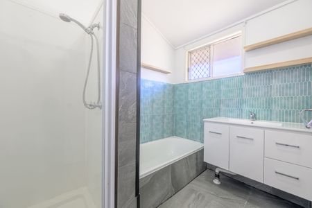 FRESHLY RENOVATED WITH SPACE TO SPARE - YOUR BEAK STREET BEAUTY AWAITS! - Photo 4