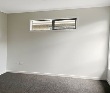 New in Avalon - Photo 6