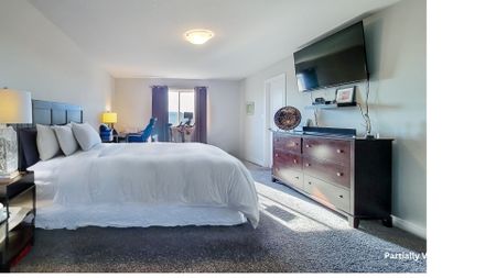 For Lease - 33 Fairgrounds Drive, Hamilton, Ontario - Photo 3