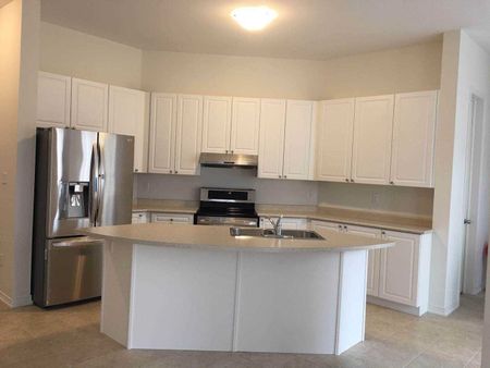 For Lease - 2585 Craftsman Drive, Oshawa, Ontario - Photo 5