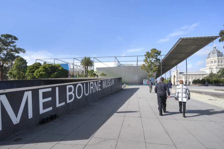 Boutique Furnished Studio Across from Calrton Gardens! - Photo 5