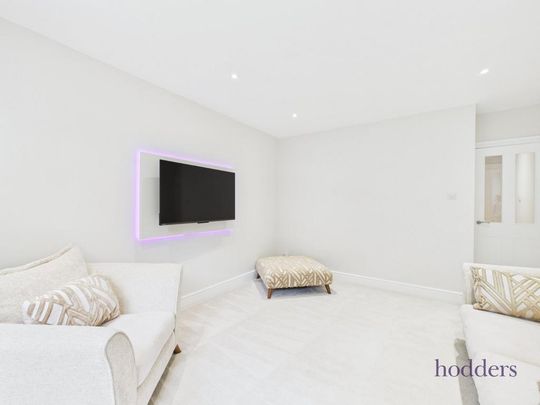 4 bedroom semi-detached house to rent - Photo 1
