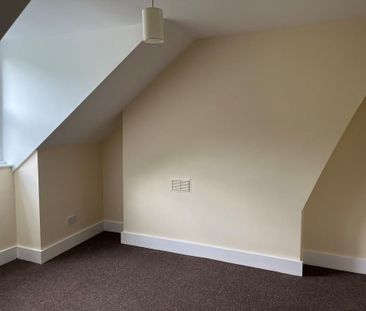 3 bedroom maisonette to rent - Photo 2