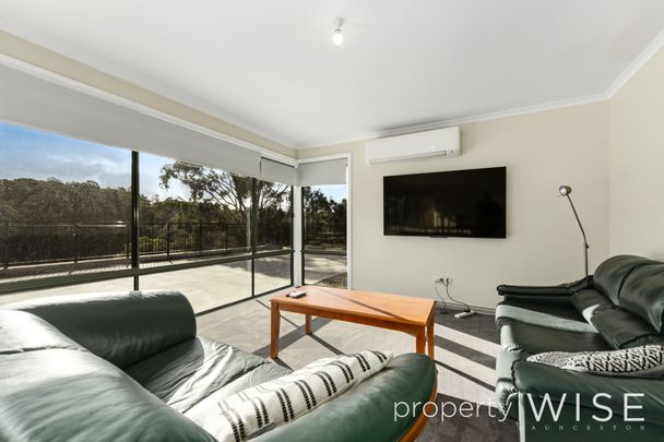 2/152 Blackstone Road - Photo 1