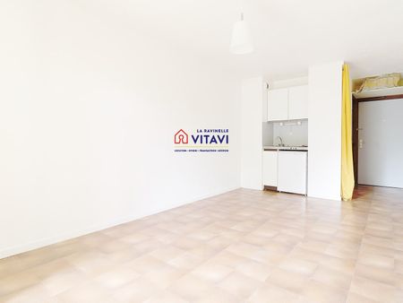 VANDOEUVRE PROCHE FAC DE MEDECINE F1 DE 21 M2 AVEC EMPLACEMENT DE PARKING - Photo 2