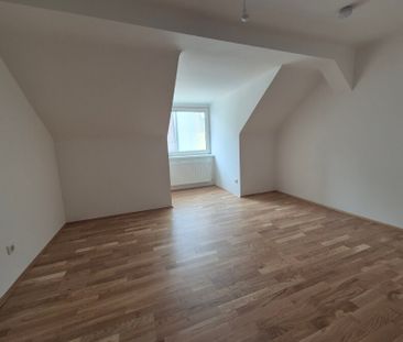 Charmante Altbau-Mansarden-Wohnung mitten in Ebelsberg geeignet für... - Foto 2
