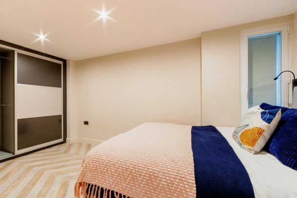 Gold 1 Bed Apartment - Photo 1