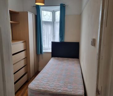 3 bedroom terraced house to rent - Photo 6