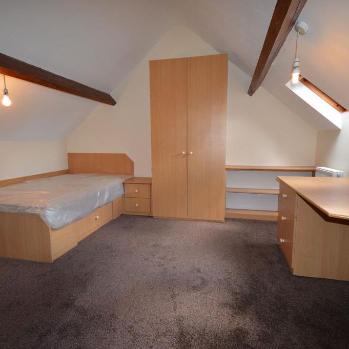 1 bedroom in a house share to rent - Photo 1