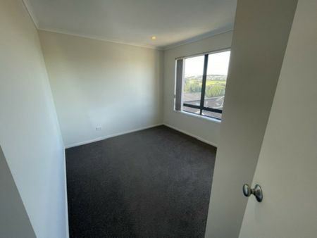 Gulf Harbour - 3 Bedrooms - Photo 5