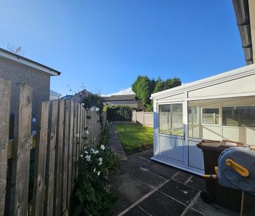 2 bedroom bungalow to rent - Photo 2