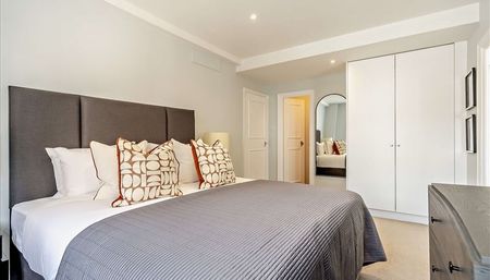 1 Bed Flat, Hill Street, W1J - Photo 5