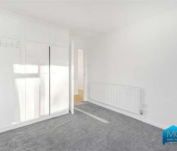 Alan Lodge, Nether Street, Finchley Central, London, N3 - Photo 2