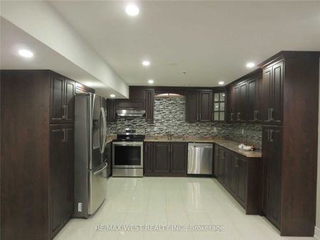 Detached Home For Lease | W8121416 - Photo 5