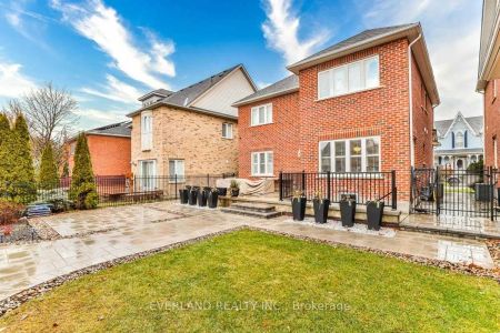 Detached Home For Lease | N9246525 - Photo 4