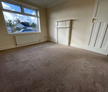 Woodlands Crescent, Poole - Photo 2