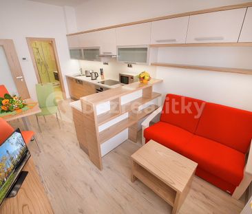 Pronájem bytu 2+kk • 37 m² bez realitkyVrázova, Praha - Smíchov - Photo 1