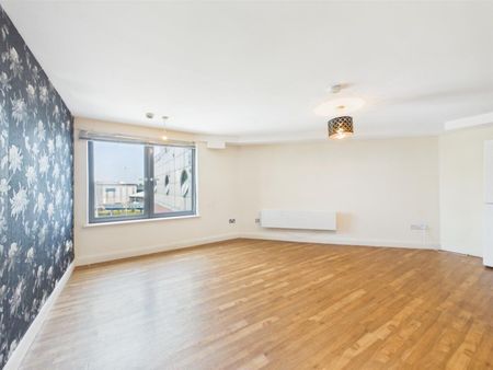 2 BED Apartment To rent - Photo 3