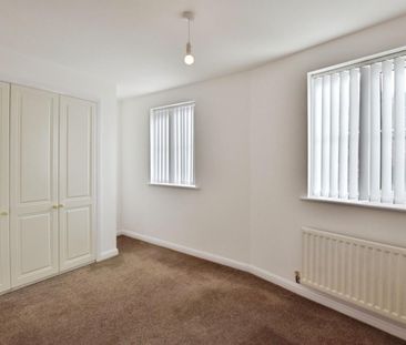 2 bedroom Flat To Let - Photo 4