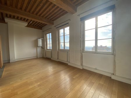 T2 - Lyon 4 - Photo 2