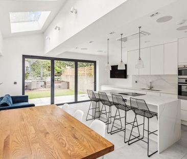 Available to let, a modernised five-bedroom period home in Putney SW15 - Photo 2