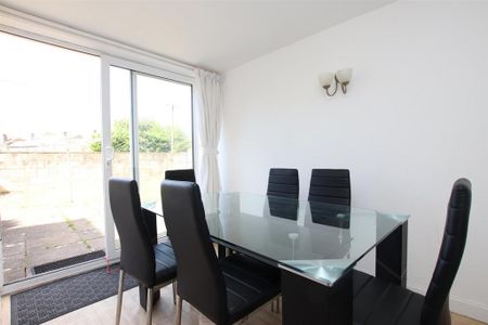 5 bedroom house to rent - Photo 2