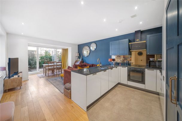 Retreat Apartments, 8 Furmage Street, London, SW18 flat to rent - Photo 1