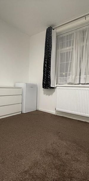 1 bedroom bedsit to rent - Photo 1