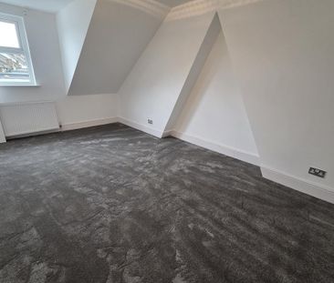 3 bedroom flat to rent - Photo 6