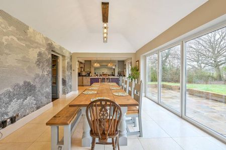 7 bedroom detached house to rent - Photo 3