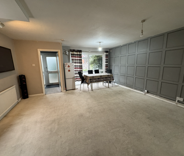 3 bedroom detached house to rent - Photo 2