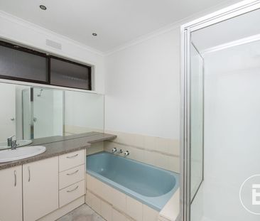 WELL MAINTAINED FOUR BEDROOM HOME - Photo 4