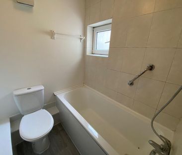 1 bedroom ground floor flat to rent - Photo 2