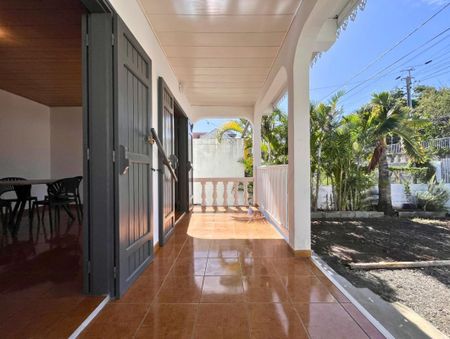 Location Maison 5 pièces 86m² ST PIERRE 97410 - Photo 5