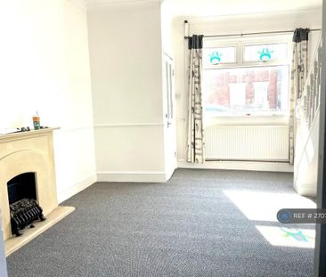 4 bedroom terraced house to rent - Photo 3