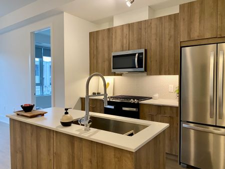 For Lease - 495 Logan Avenue Unit# 308, Toronto, Ontario - Photo 3