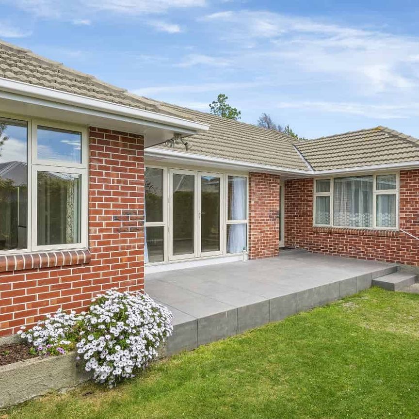 Family Home in a Quiet Location - Photo 1