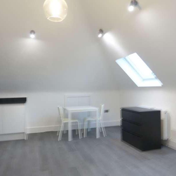Neeld Crescent, London, NW4 - Photo 1