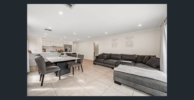 Experience the perfect blend of comfort and modern living at this beautifully presented home! - Photo 1