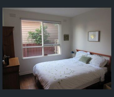 2/54 Emmaline Street, Northcote VIC 3070 - Photo 6