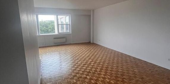 GRAND APPARTEMENT 4½ À LOUER – 5160, AV. - Photo 2
