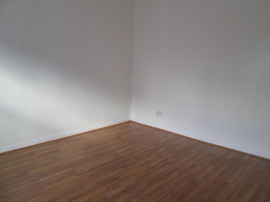 6 bedroom terraced house to rent - Photo 1