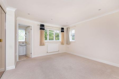 4 bedroom detached house to rent - Photo 5