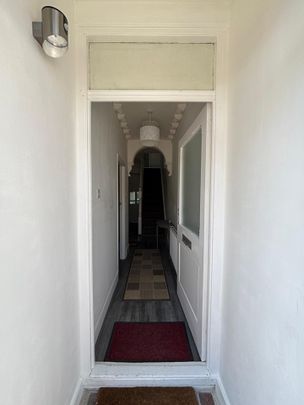 3 Bed Semi-Detached House, Vicarage Road, CR0 - Photo 1