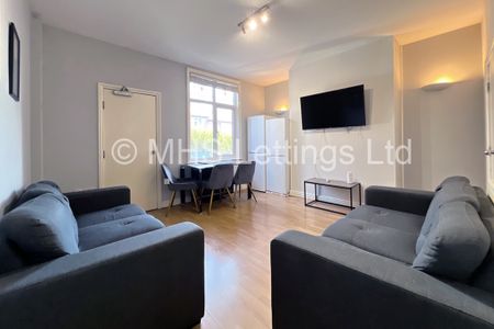 6 Bedroom Mid Terraced House for rent in Ash Road - Photo 4